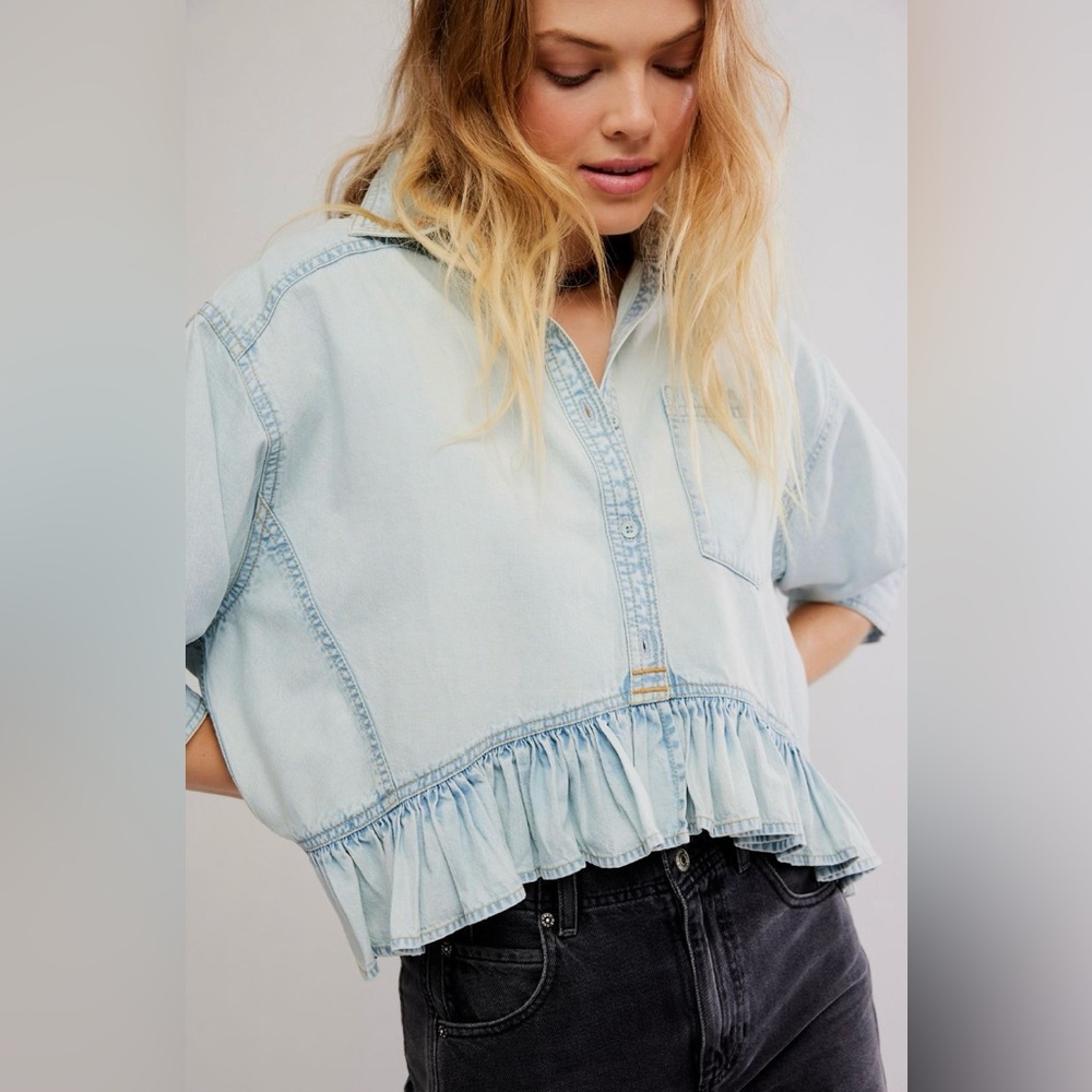Bailey Denim Shirt
Free People In: Light Tint Wash